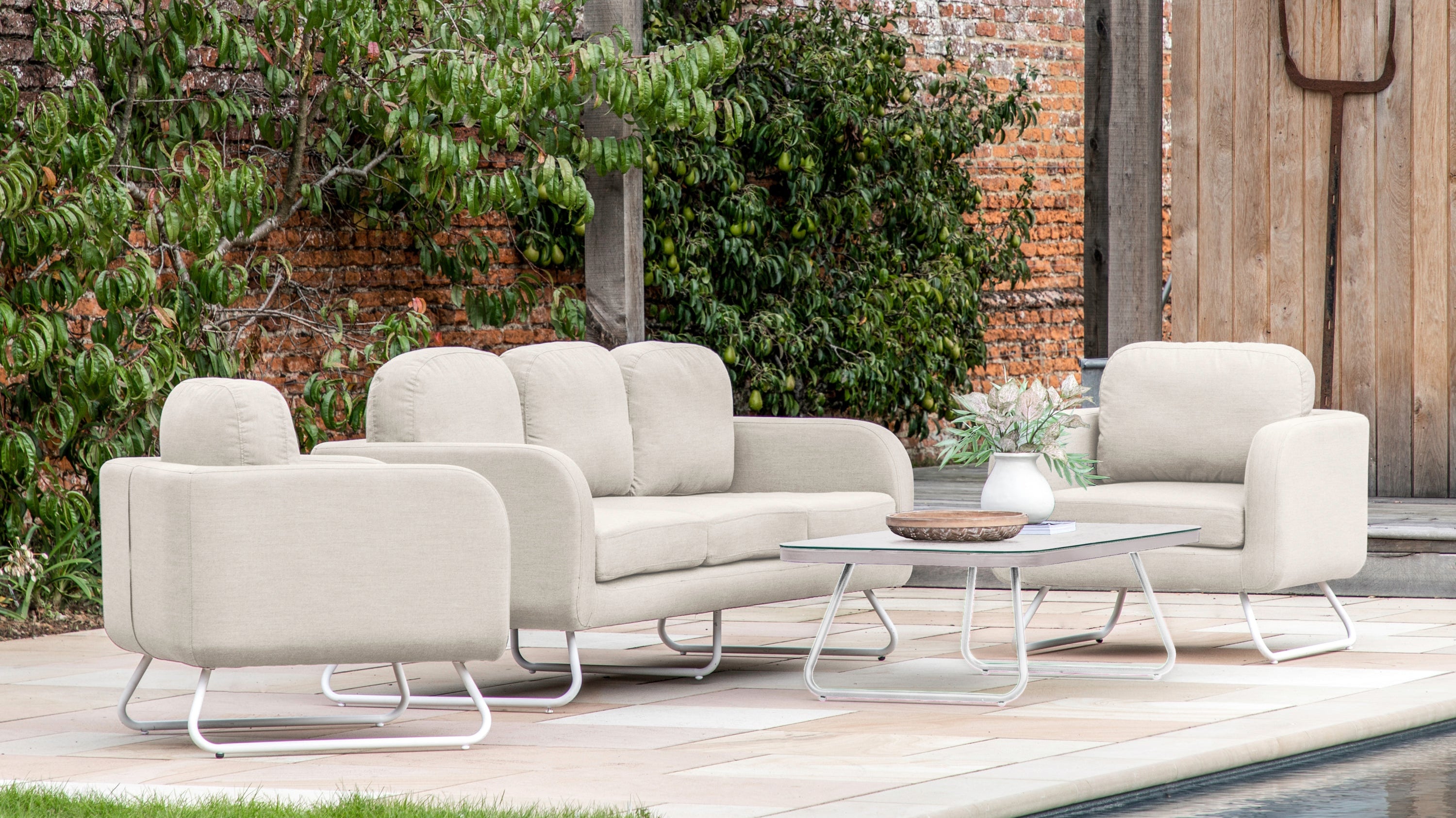 Luxury outdoor furniture with WOW Cornwall - WowCornwall