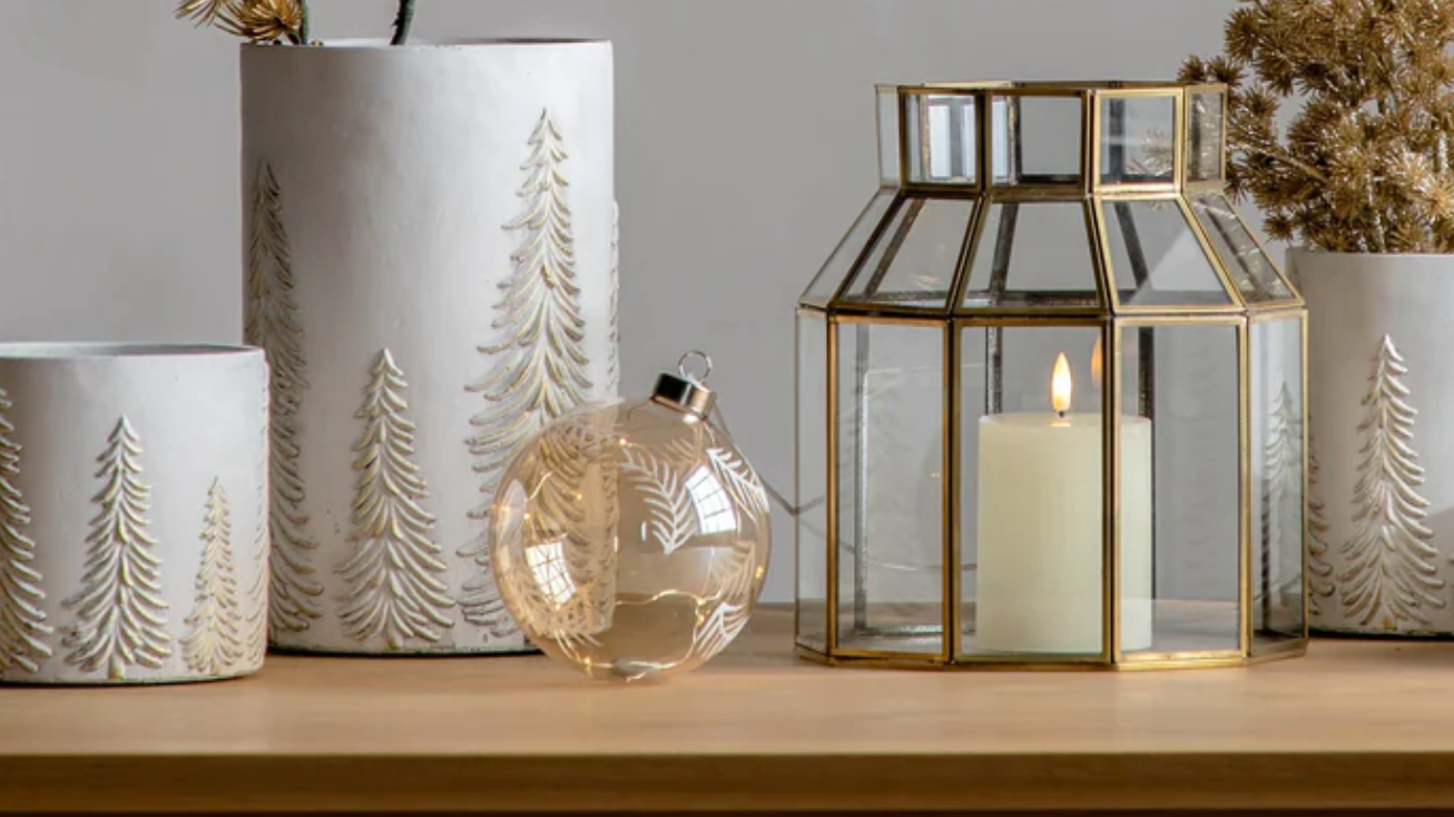 White and gold forest planter