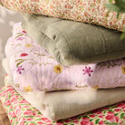Wild Garden Flowers Quilt - WowCornwall