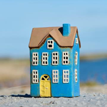 Ceramic House Tealight Nyhavn - yellow door - WowCornwall