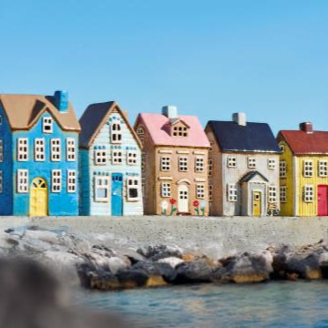 Ceramic House Tealight Nyhavn - flowers and light pink roof - WowCornwall