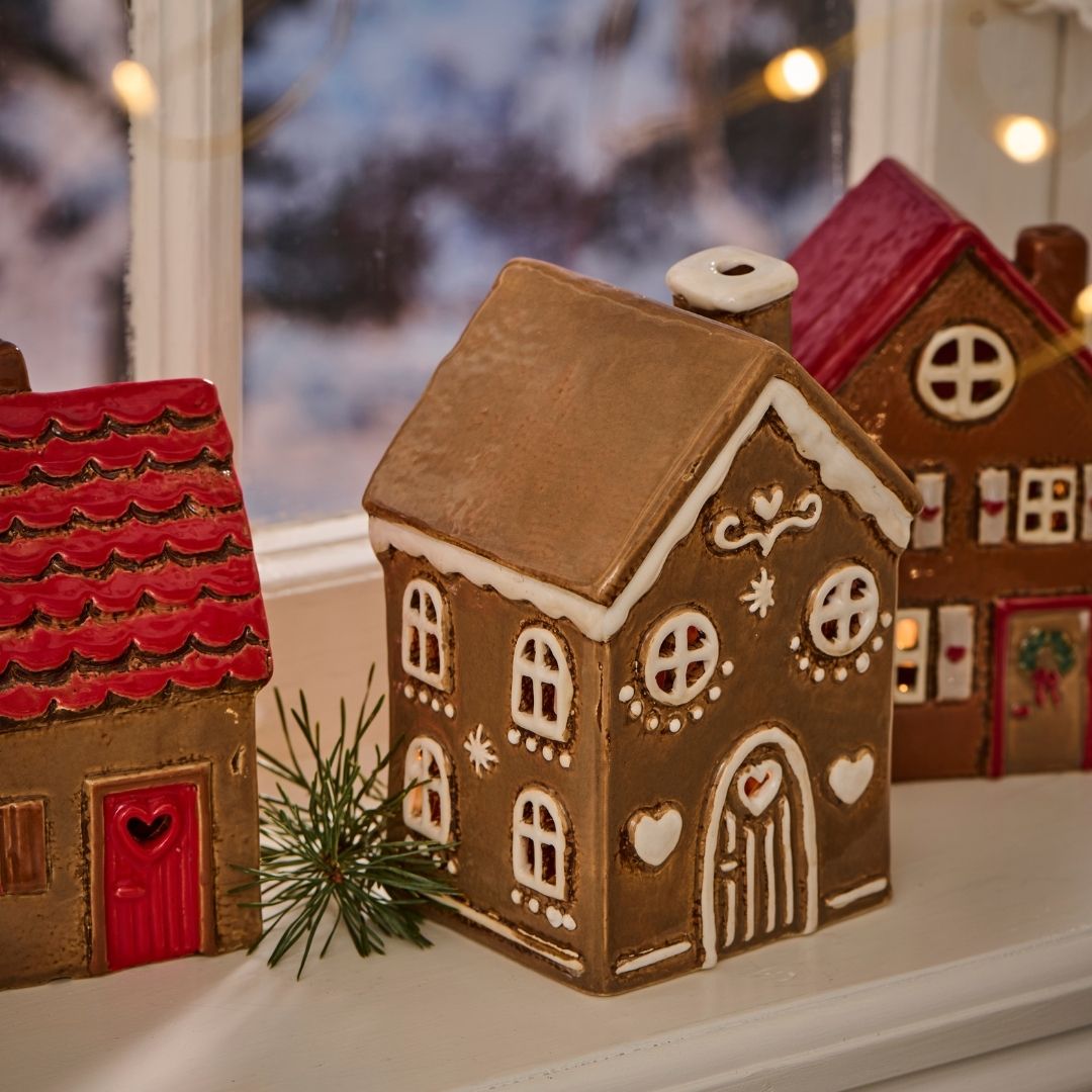 Gingerbread House with Arched Door Tealight Holder - WowCornwall