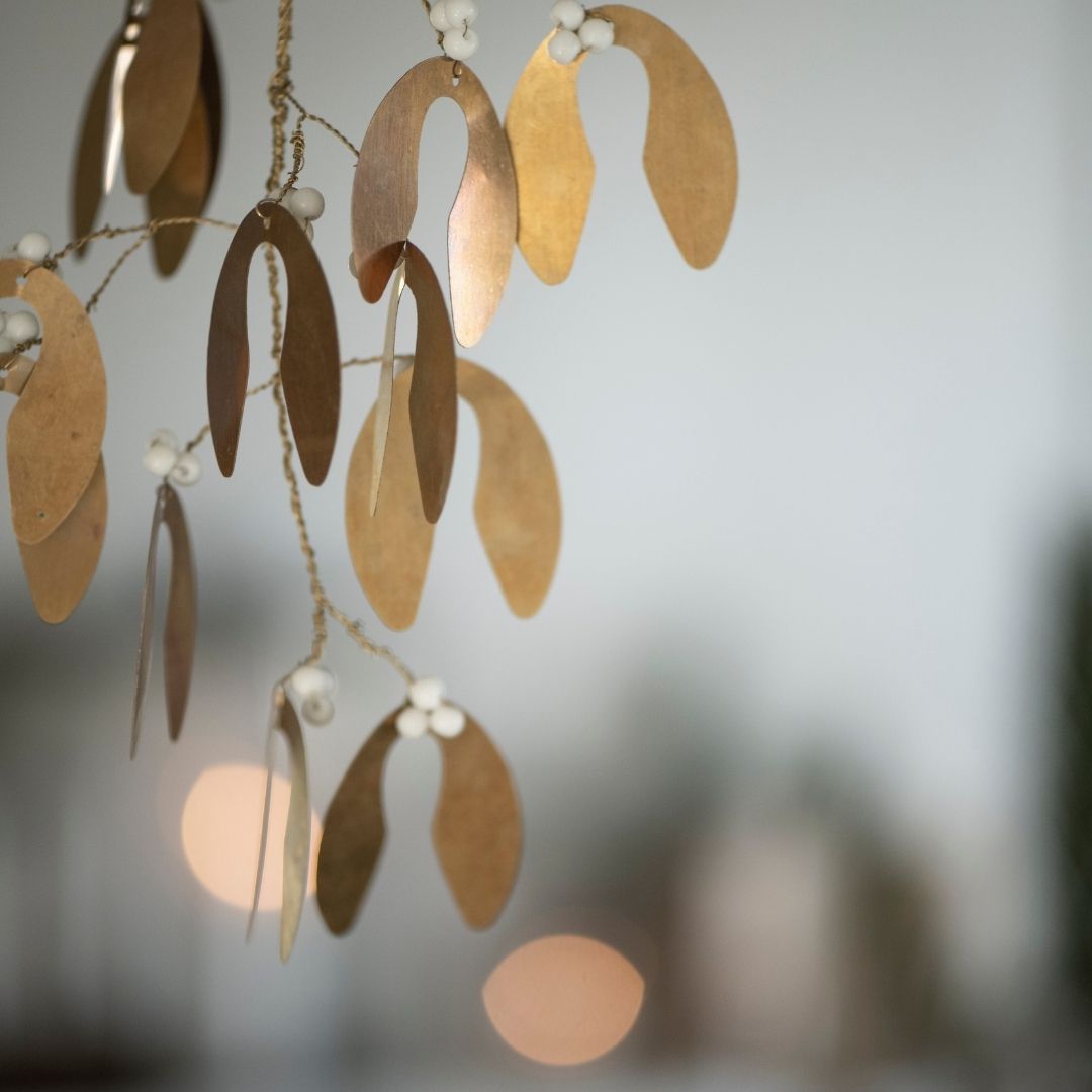Hanging Brass Mistletoe Ornament - WowCornwall