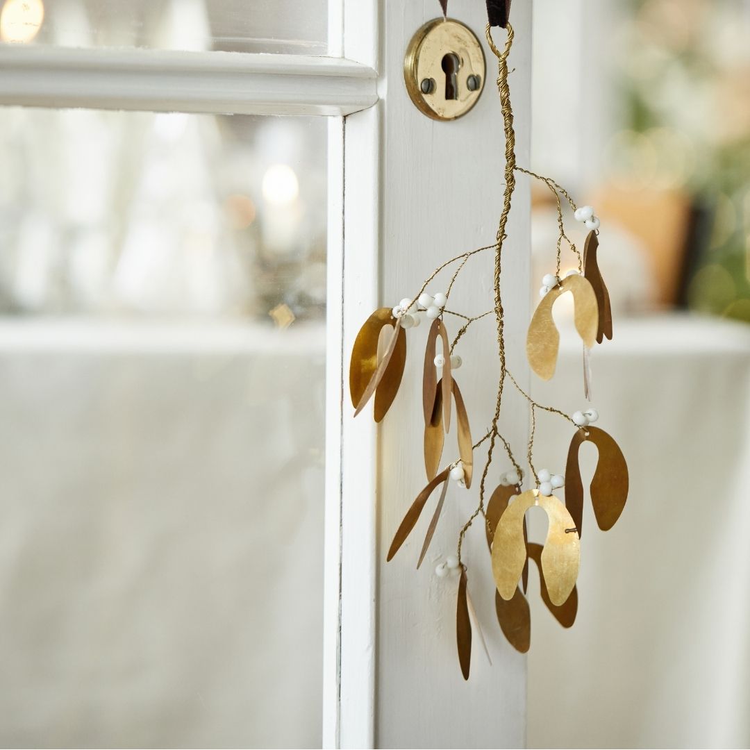 Hanging Brass Mistletoe Ornament - WowCornwall