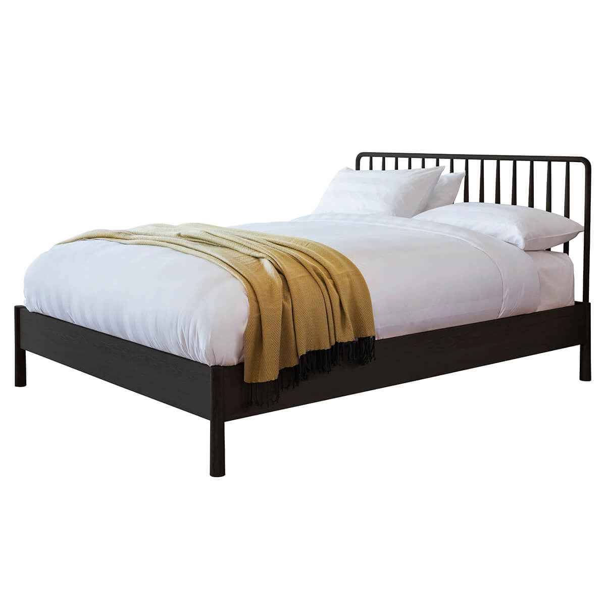 Winnard 5' Spindle Bed Black
