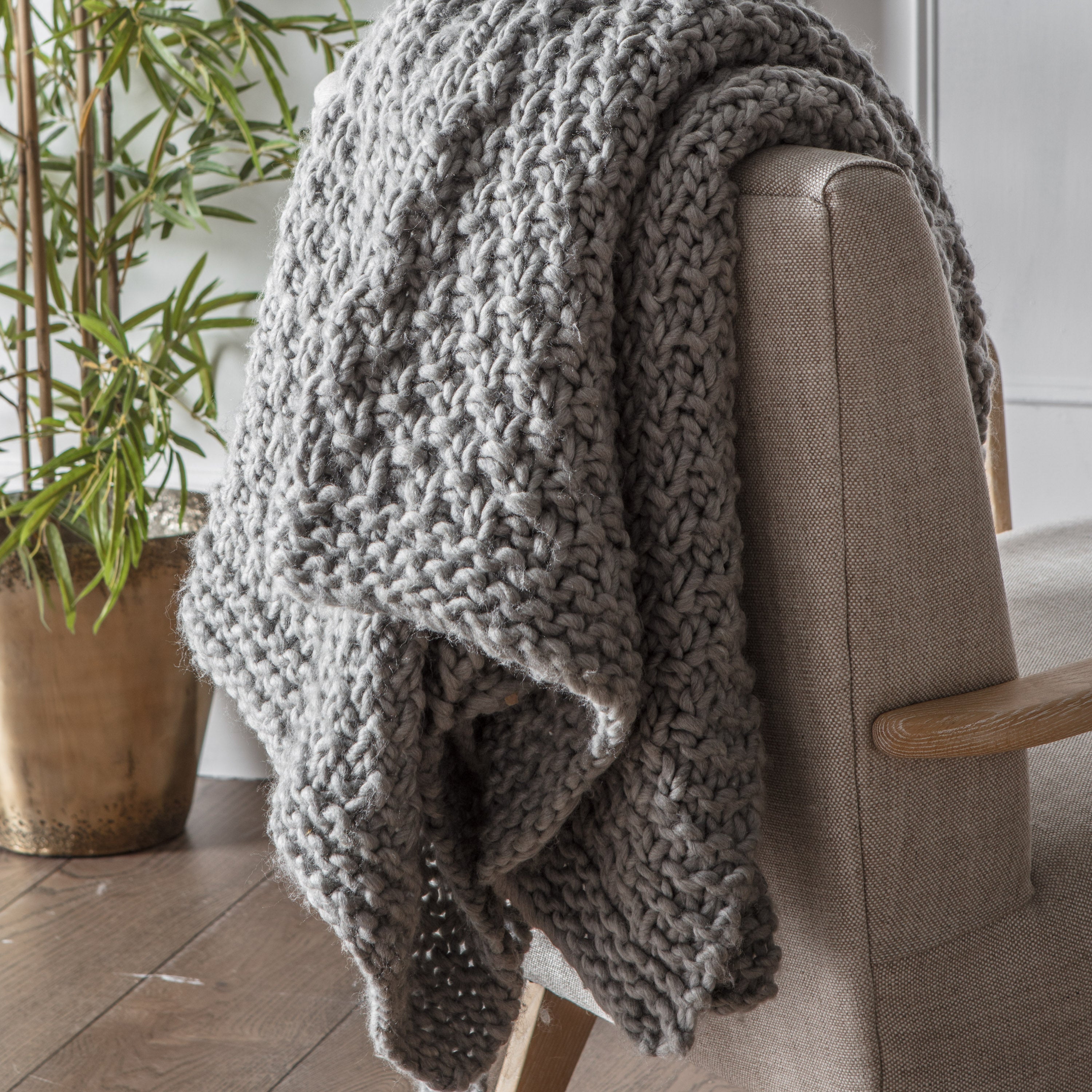 Moss Chunky Knitted Throw in Grey - WowCornwall