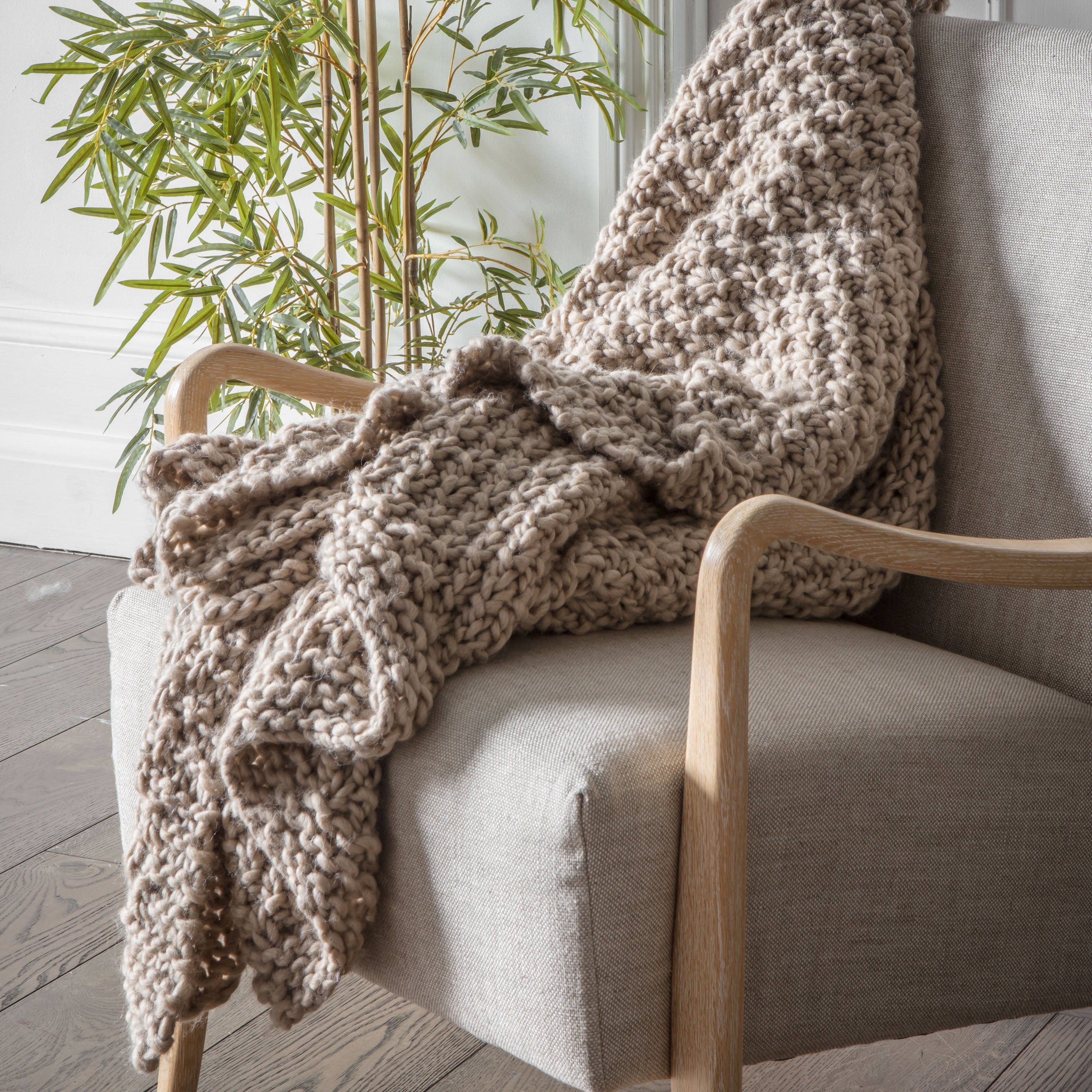 Moss Chunky Knitted Throw in Oatmeal - WowCornwall