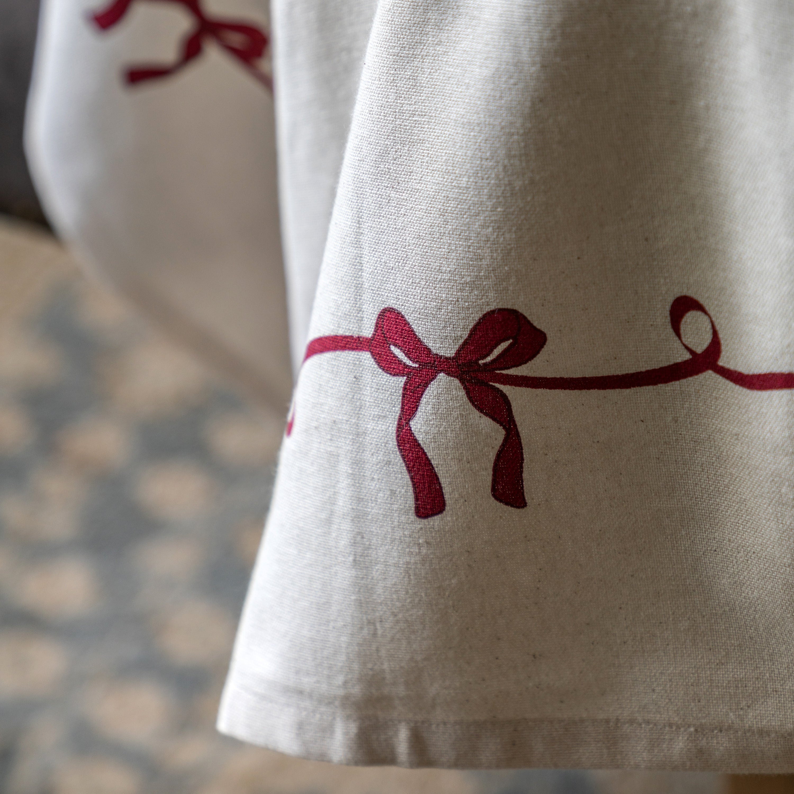 Heritage Christmas Printed Table Cloth - WowCornwall