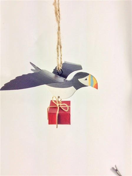 Puffin with gift - WowCornwall