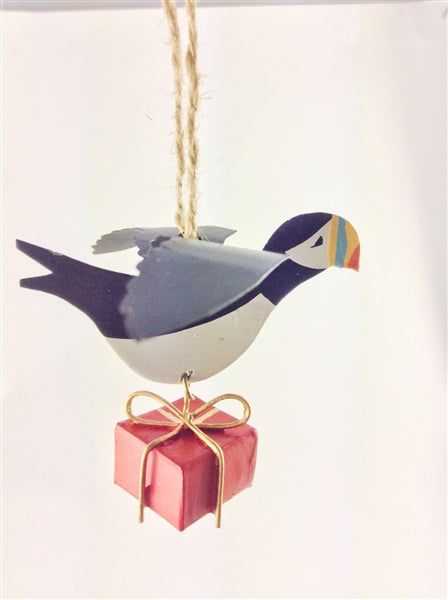 Puffin with gift - WowCornwall