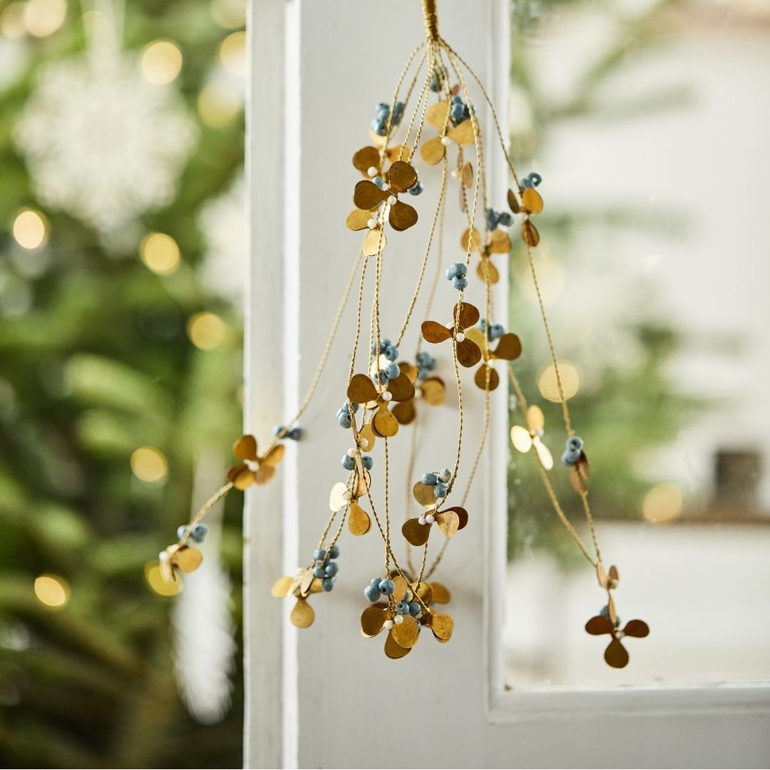 Leaf and Berry Hanger - WowCornwall