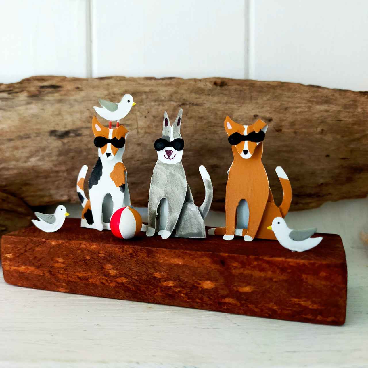 Shoeless Joe Beach Doggos with Ball Wooden and tin decoration