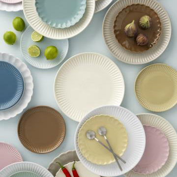 Mynte Scallop Plate in nine colours - WowCornwall