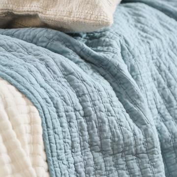 Quilt blue with cross-stitches - WowCornwall