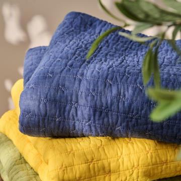Quilt indigo with cross-stitches - WowCornwall