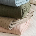 Quilt light pink with cross-stitches - WowCornwall