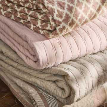 Quilt linen coloured with cross-stitches - WowCornwall