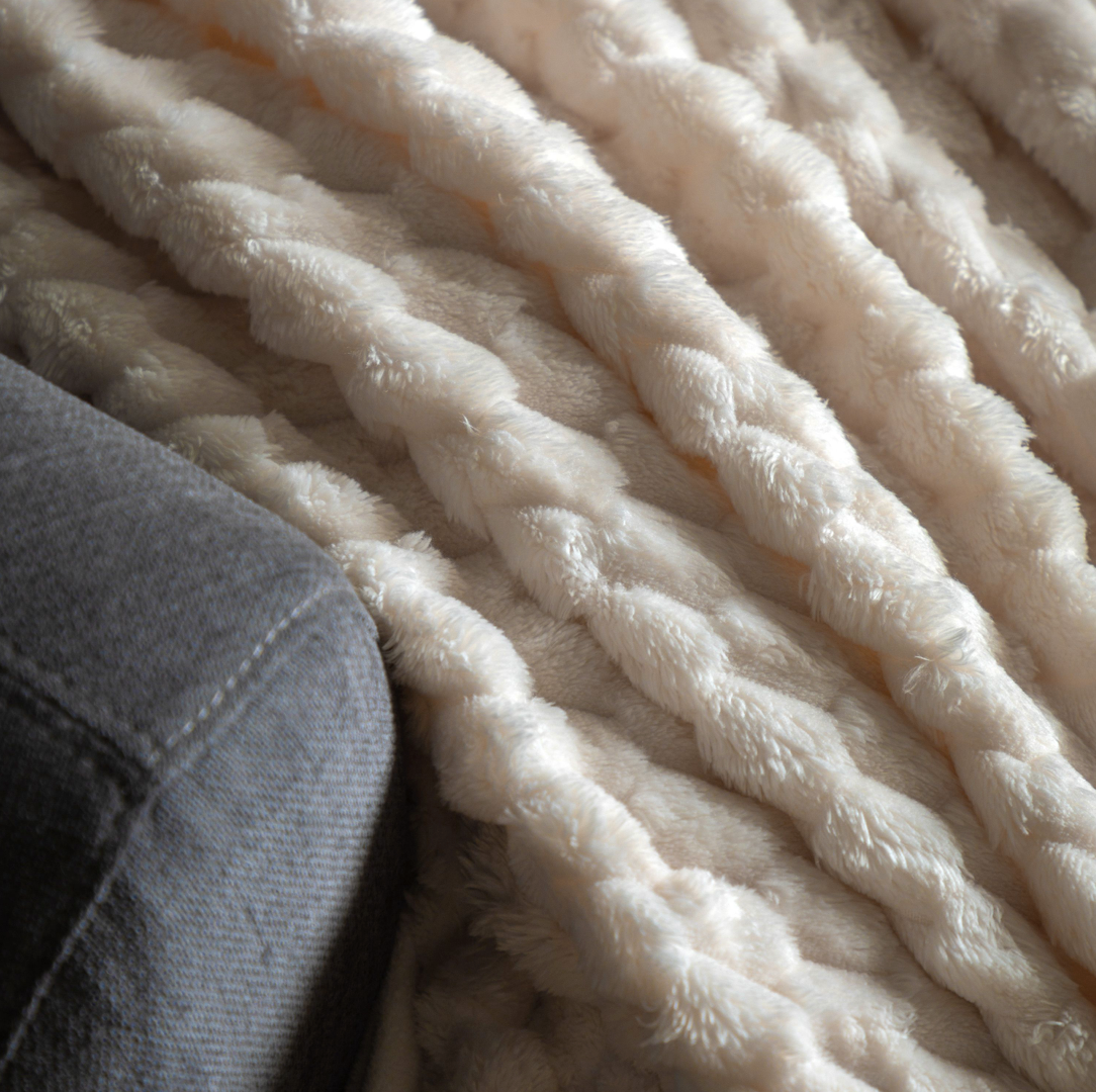 Jacquard velvet throw natural - WowCornwall