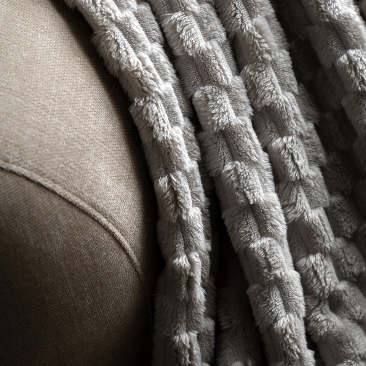 Jacquard velvet throw grey - WowCornwall