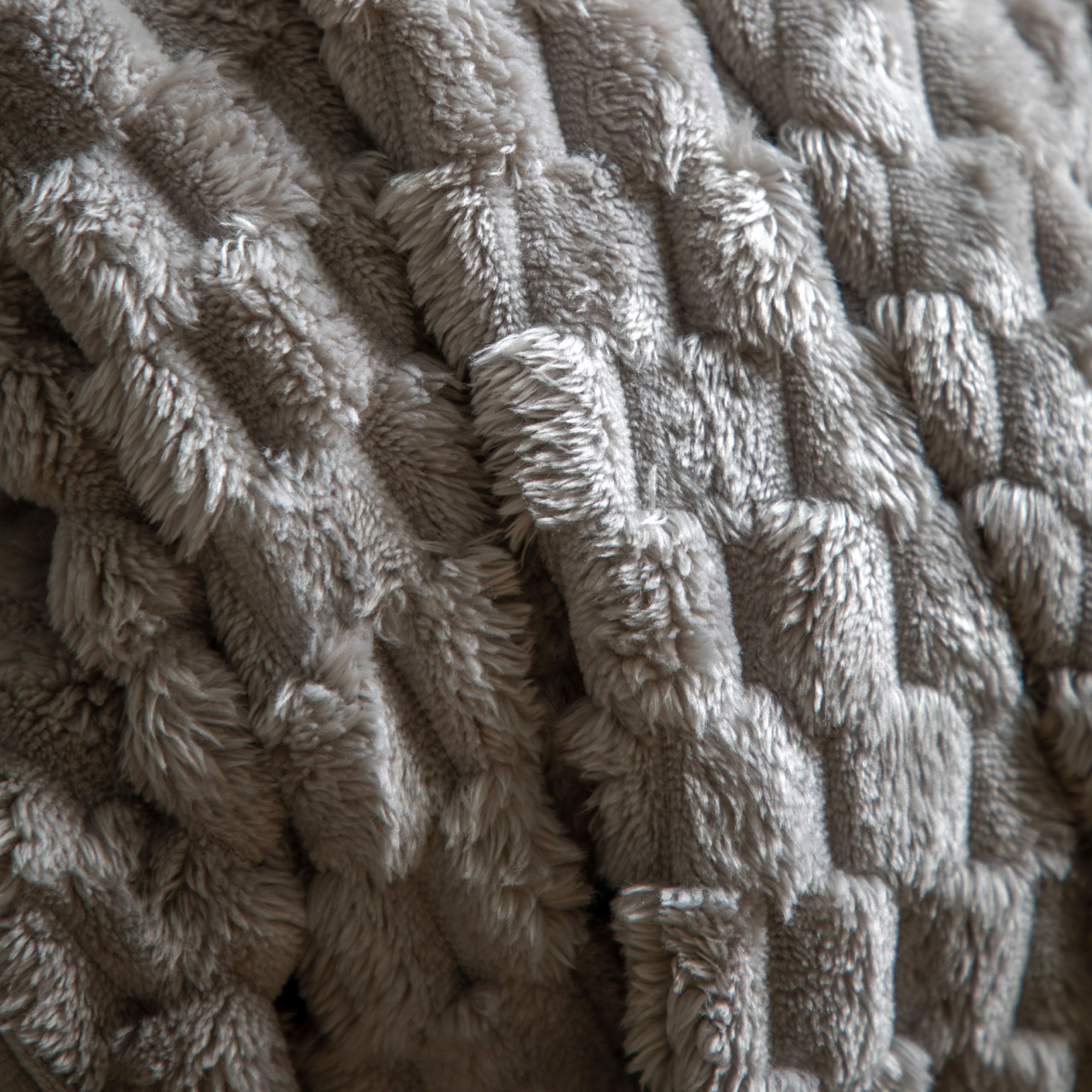 Jacquard velvet throw grey - WowCornwall