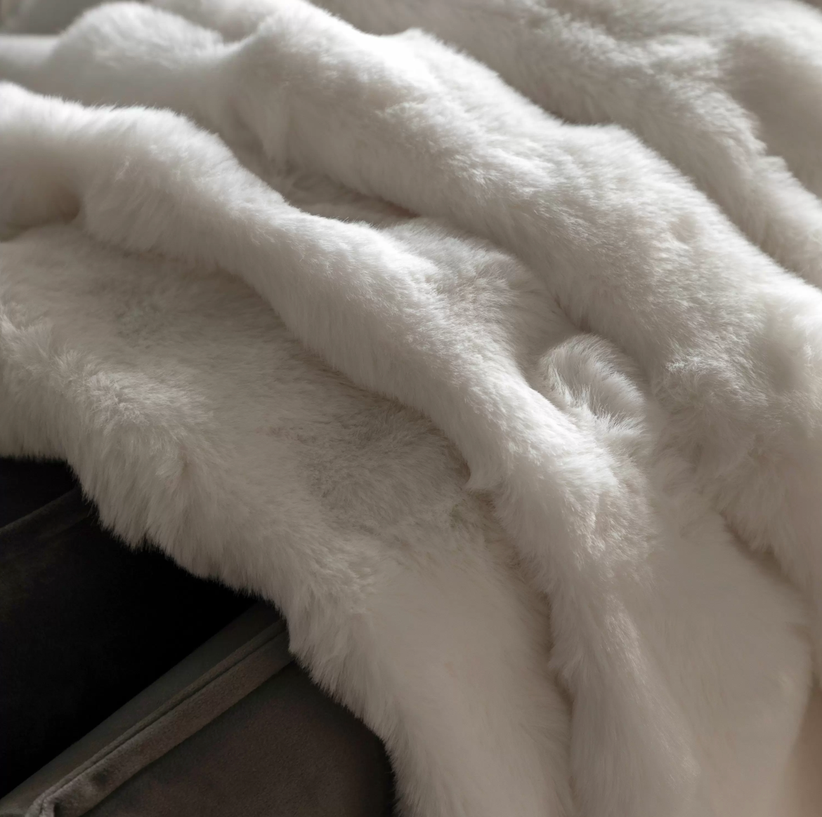 Marshmallow rabbit throw cream - WowCornwall