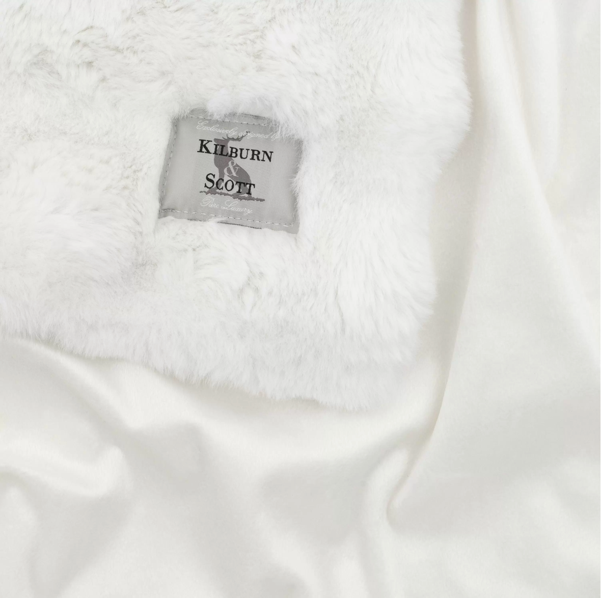 Marshmallow rabbit throw cream - WowCornwall