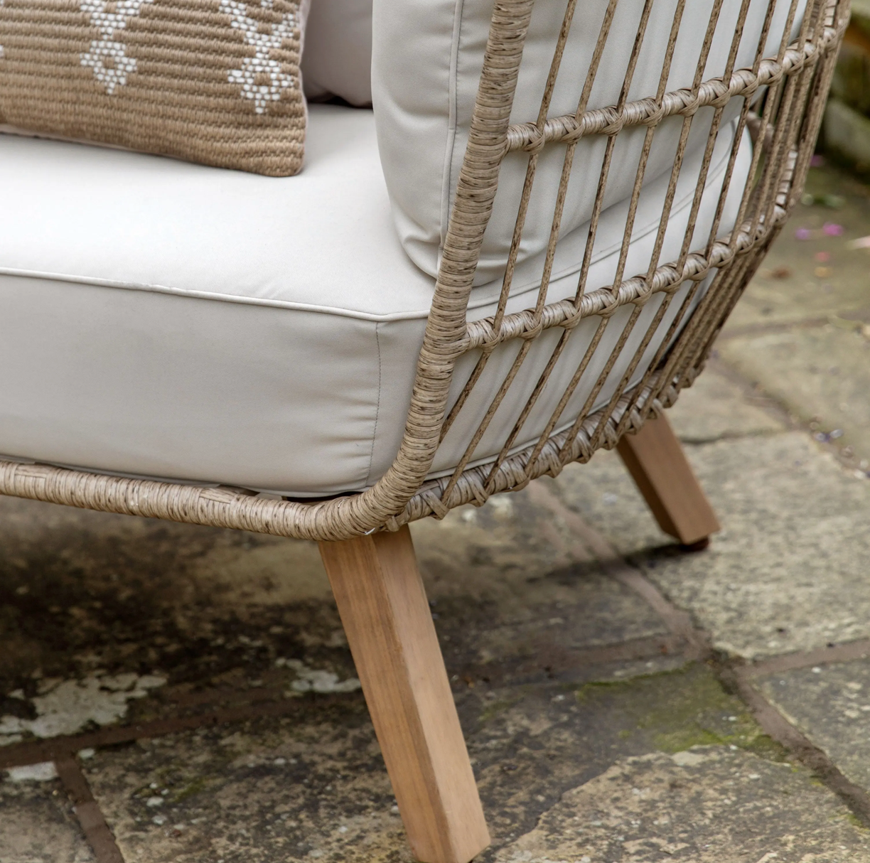 Avena Egg Chair 1070x970x1500mm - WowCornwall