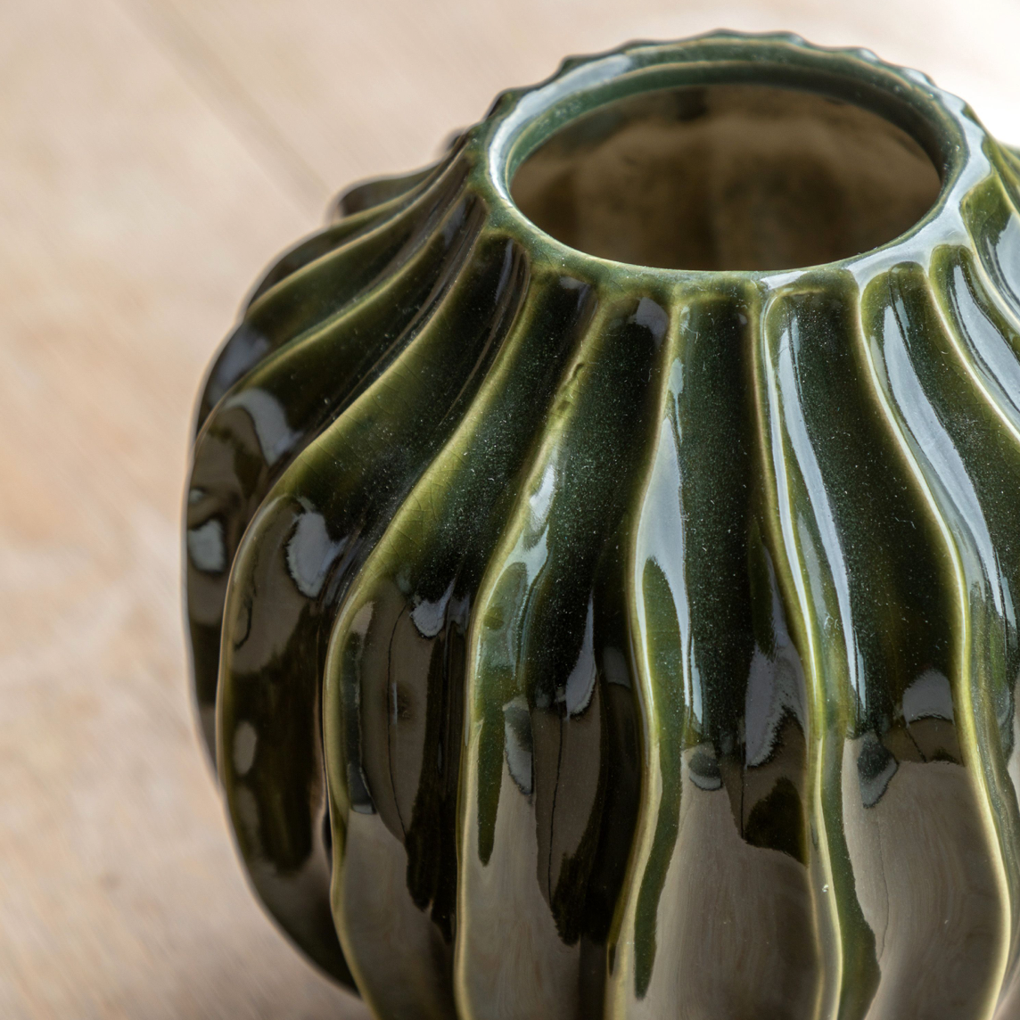 Organic Ribbed Vase - Midnight or Olive - WowCornwall