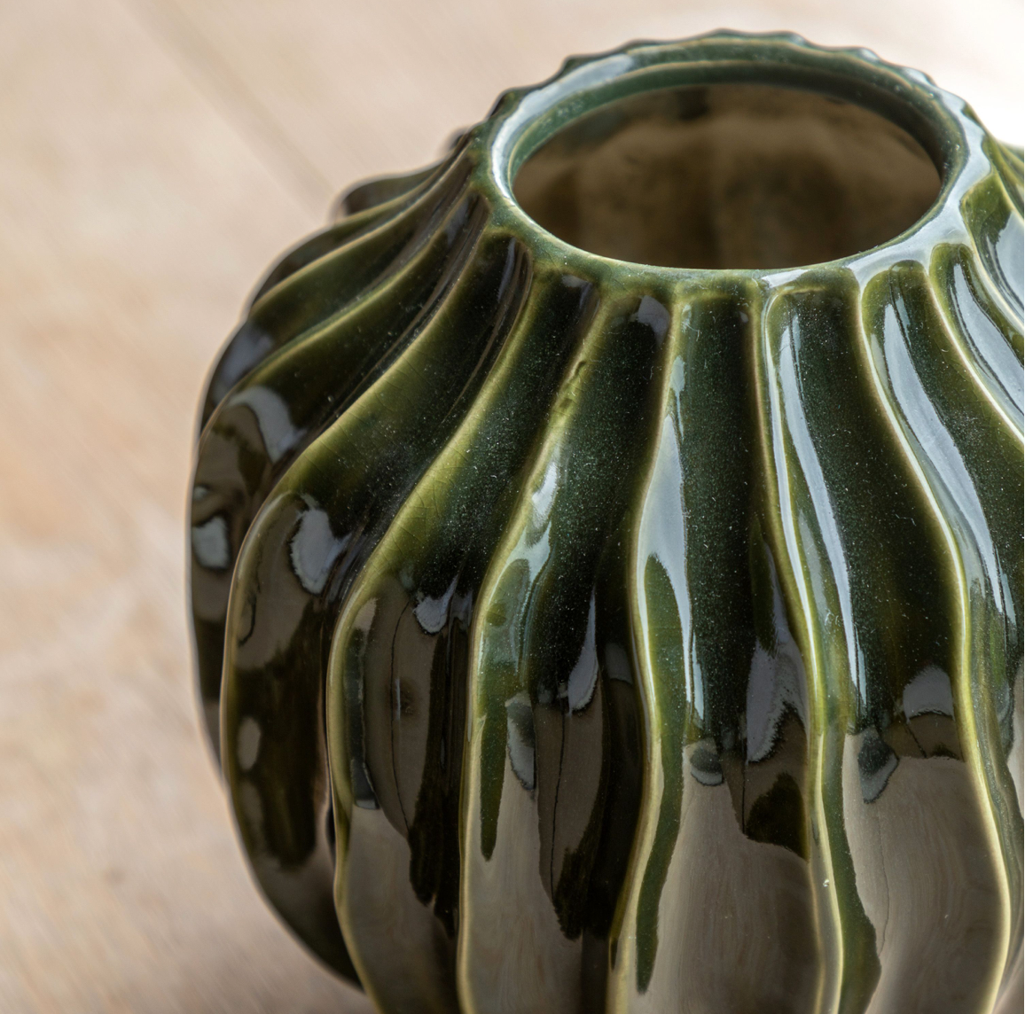 Organic Ribbed Vase - Midnight or Olive - WowCornwall