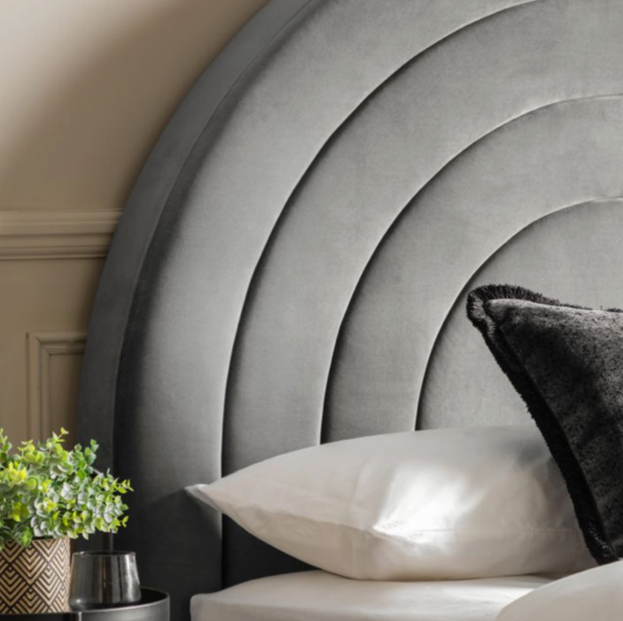 Arch 5' Bedstead Elephant 1650x2220x1535mm - WowCornwall