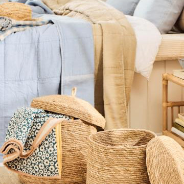 Throw Vigga with petrol print double weaving, backside neutral - WowCornwall