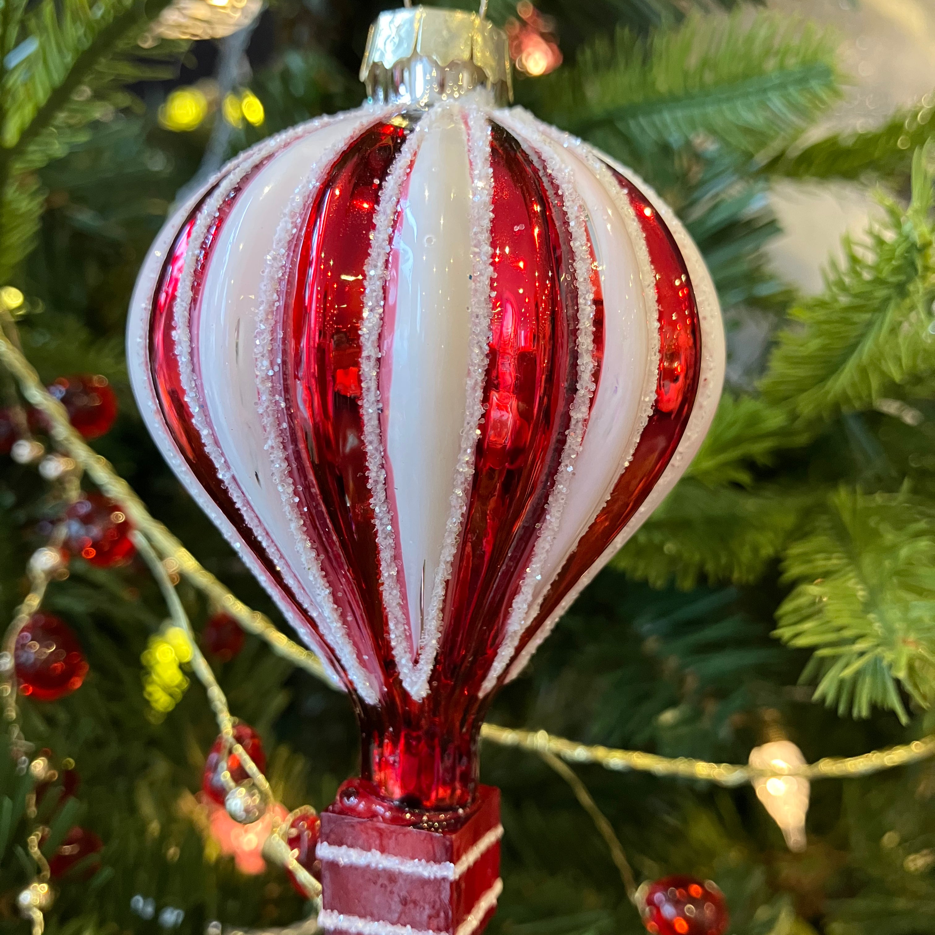 Red/White Air Balloon Bauble Decoration - WowCornwall