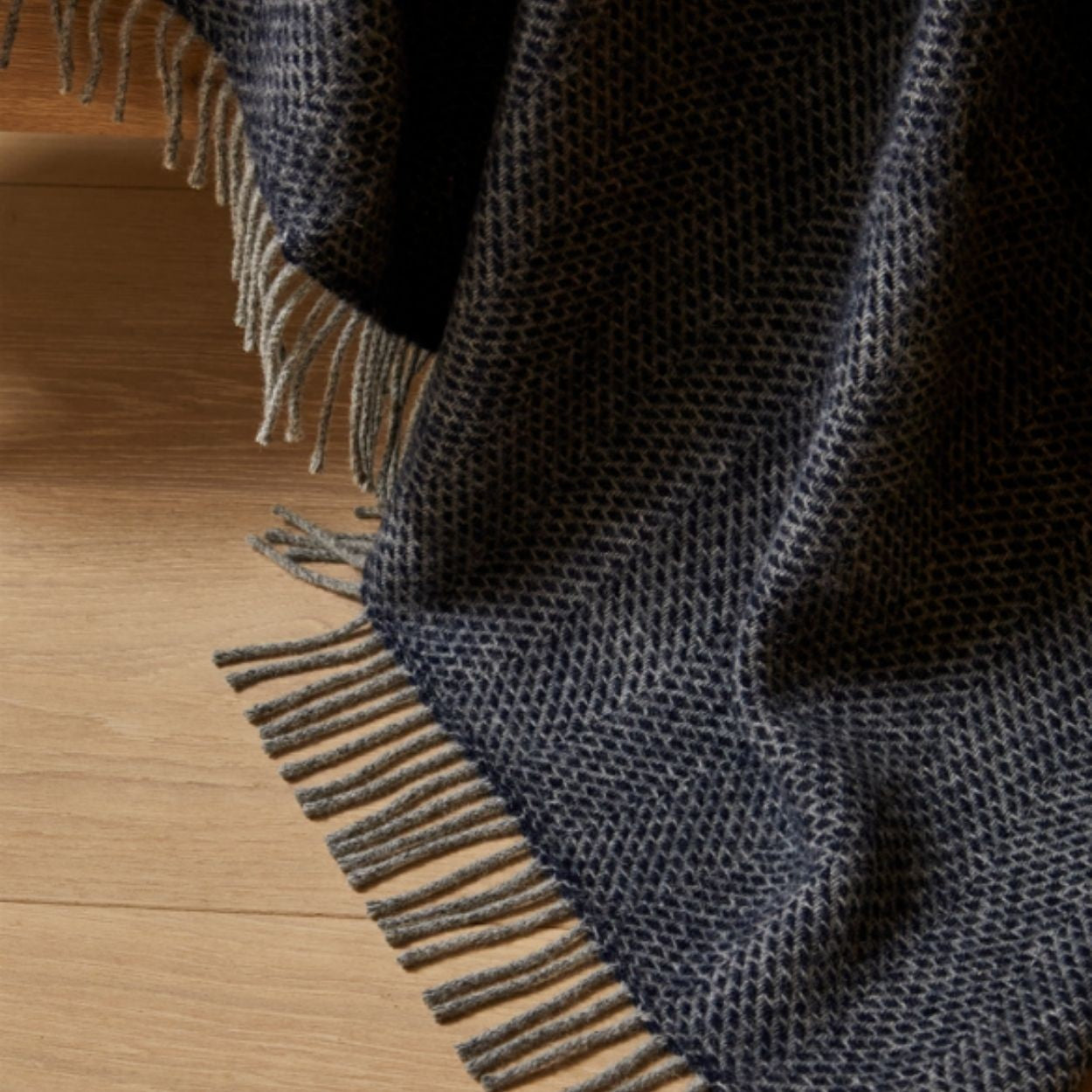 Beehive Navy & Grey Throw Extra Large - WowCornwall