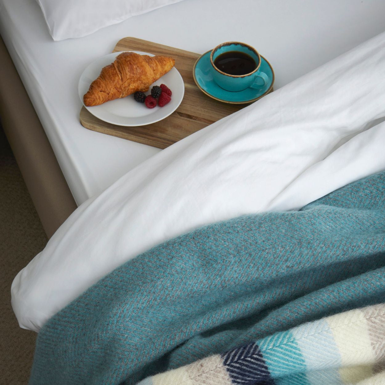 Beehive Spearmint/Grey Throw Extra Large - WowCornwall