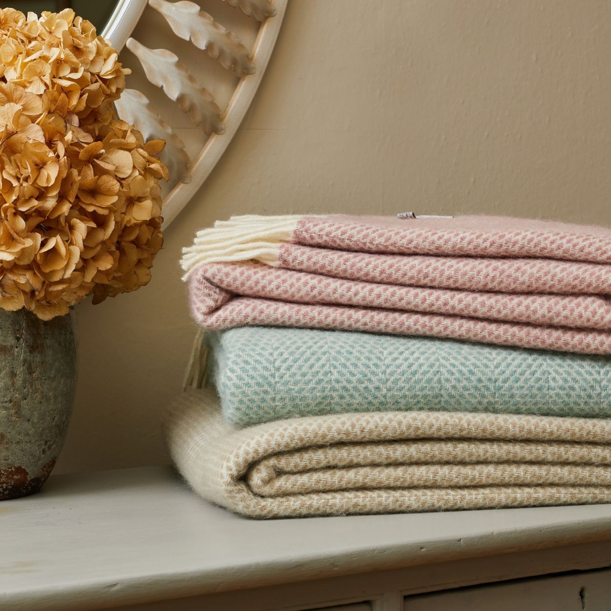 Beehive Oatmeal Throw - WowCornwall