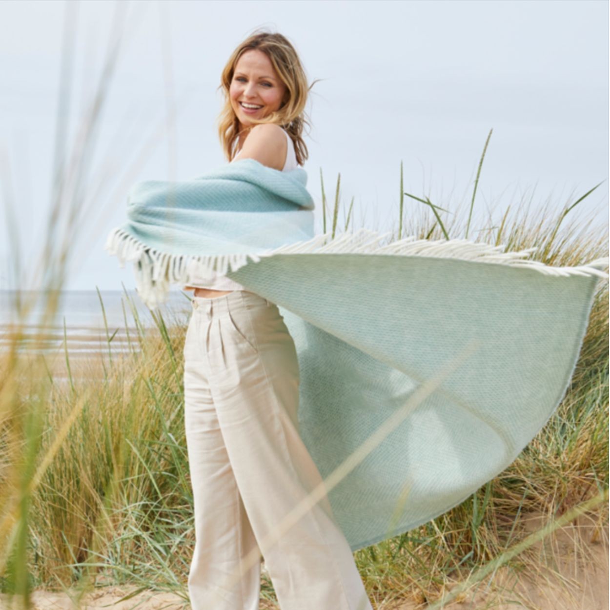 Beehive Ocean Throw - WowCornwall
