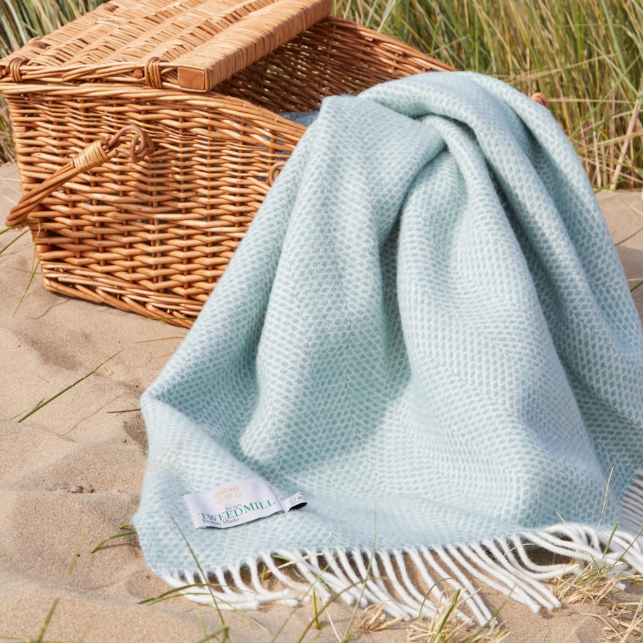 Beehive Ocean Throw - WowCornwall