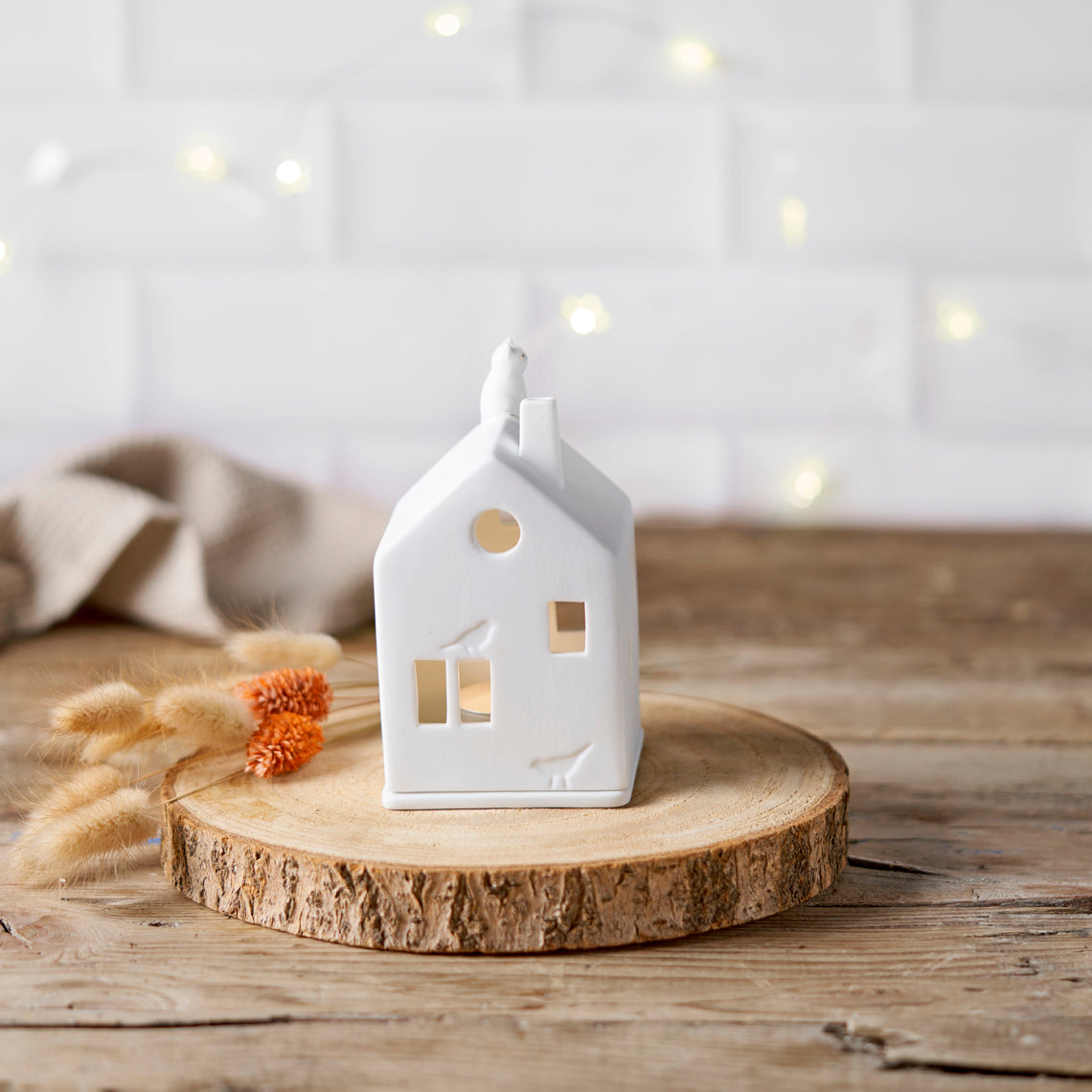 Porcelain Light House with Cat - WowCornwall
