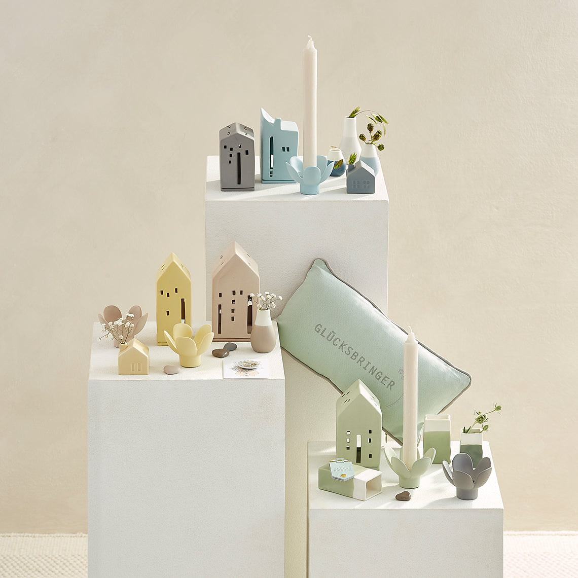 Lanterns & Candle Holders