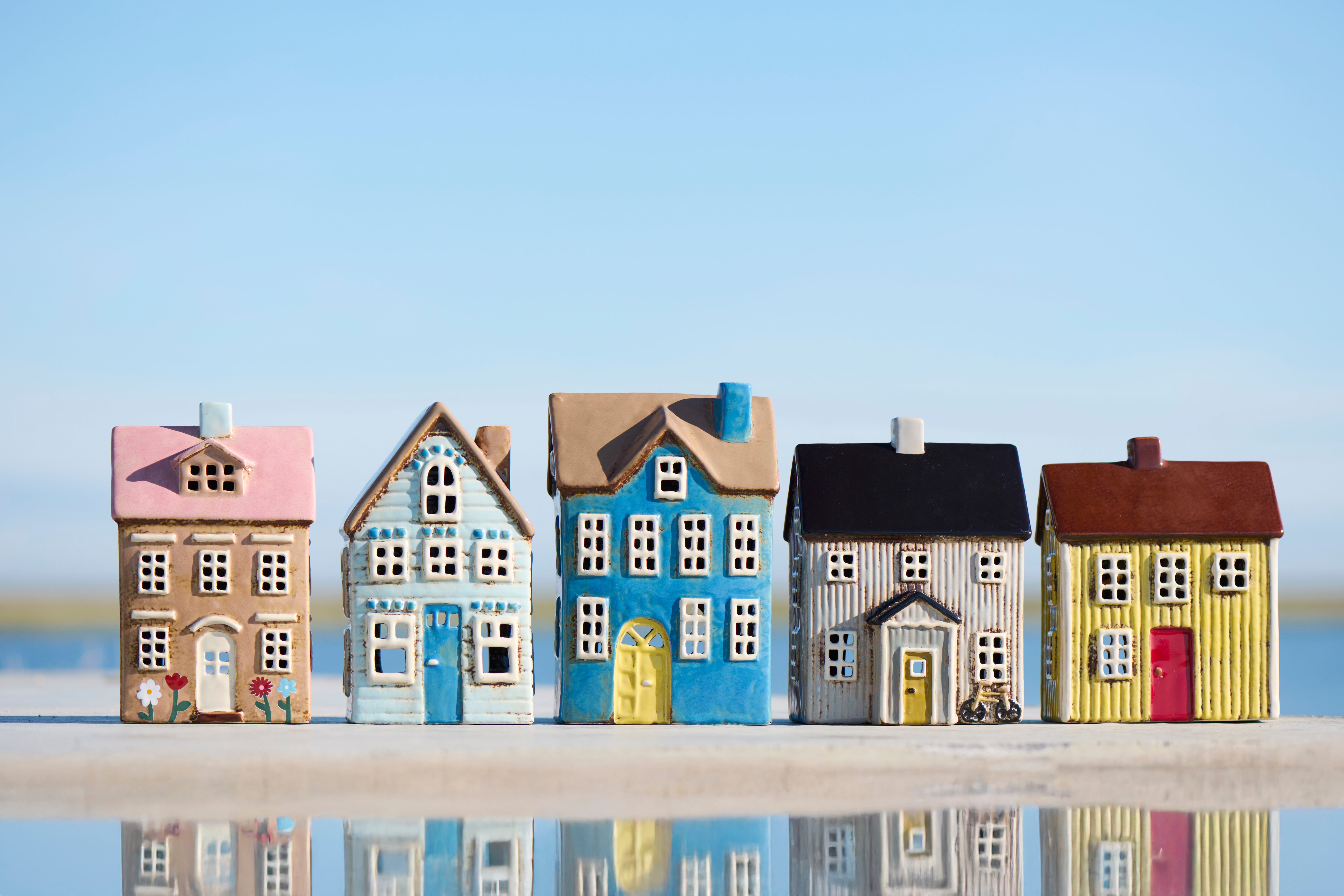 Ceramic House Tealight Nyhavn  - yellow roof sunflower - WowCornwall