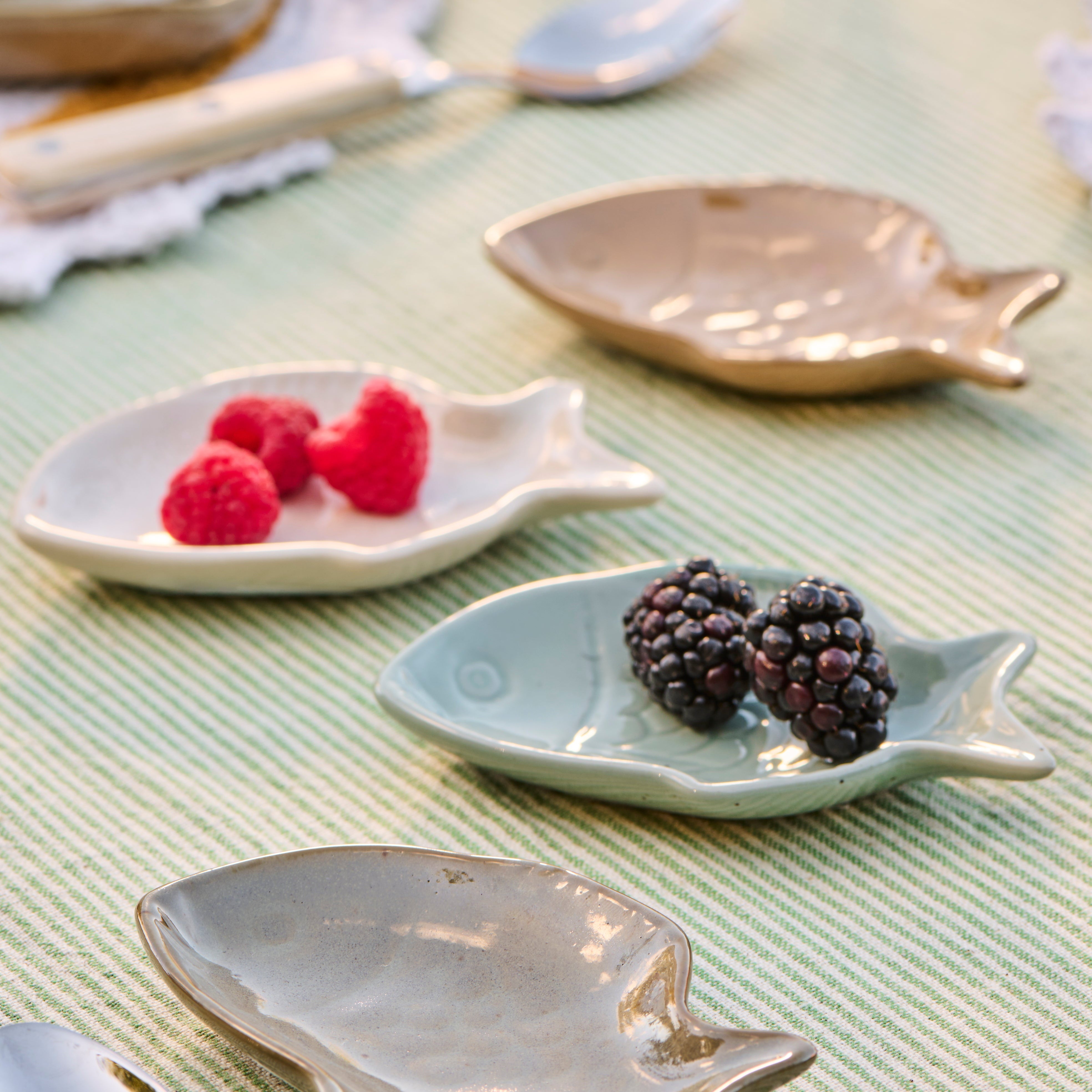 Fish Shaped Bowls, Set of 4 - WowCornwall