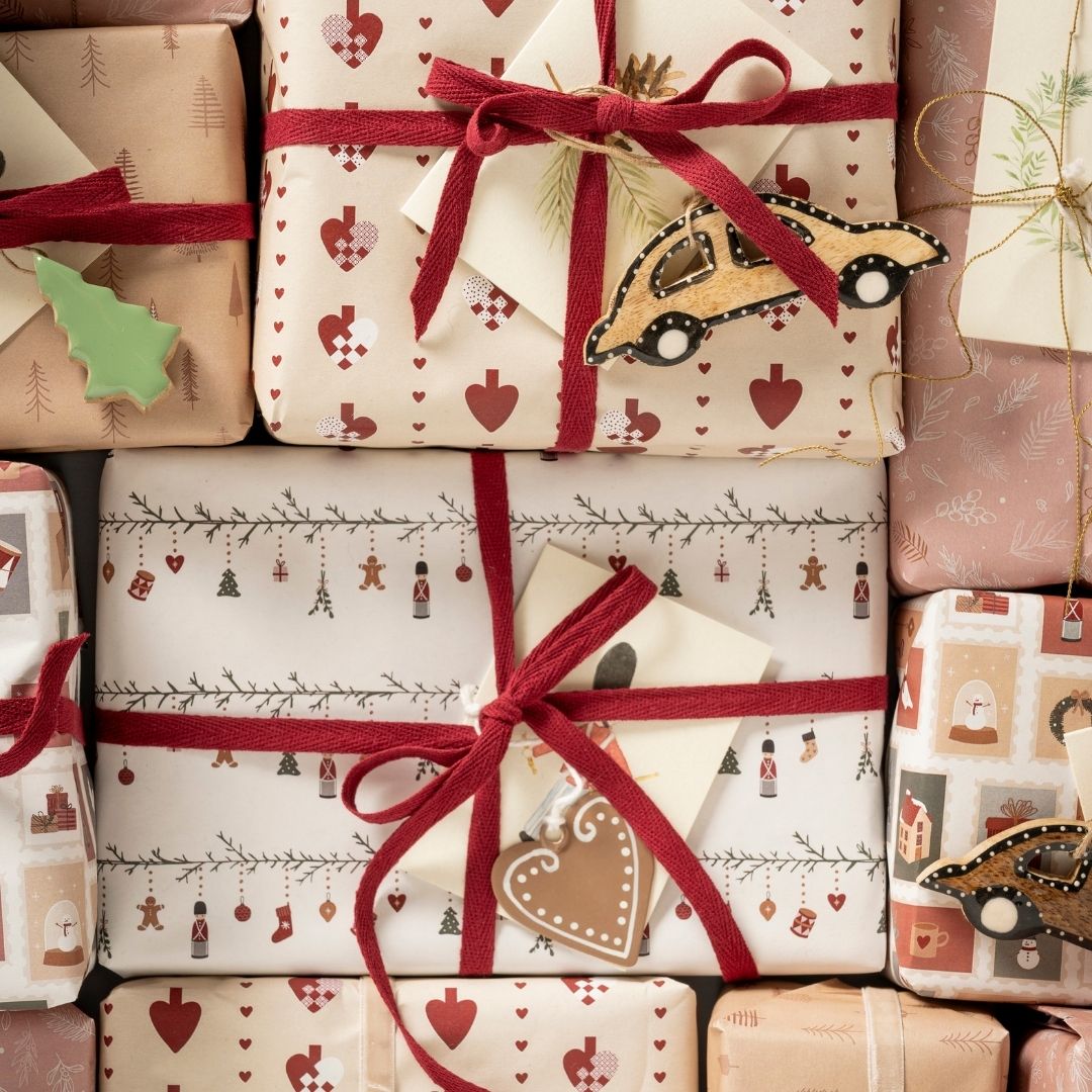 Hanging Gingerbread Hearts - WowCornwall