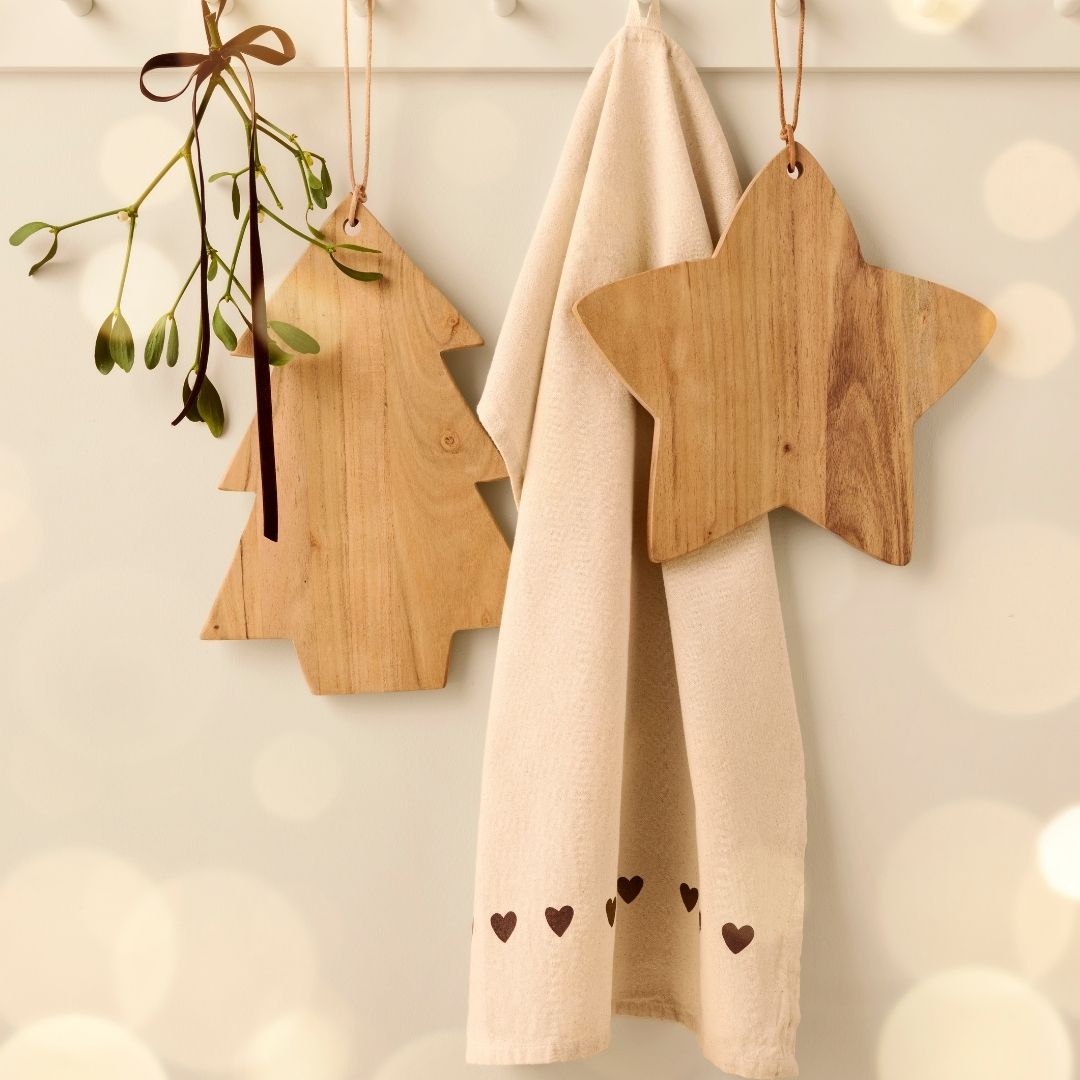 Christmas Tree Shaped Cutting Board - WowCornwall
