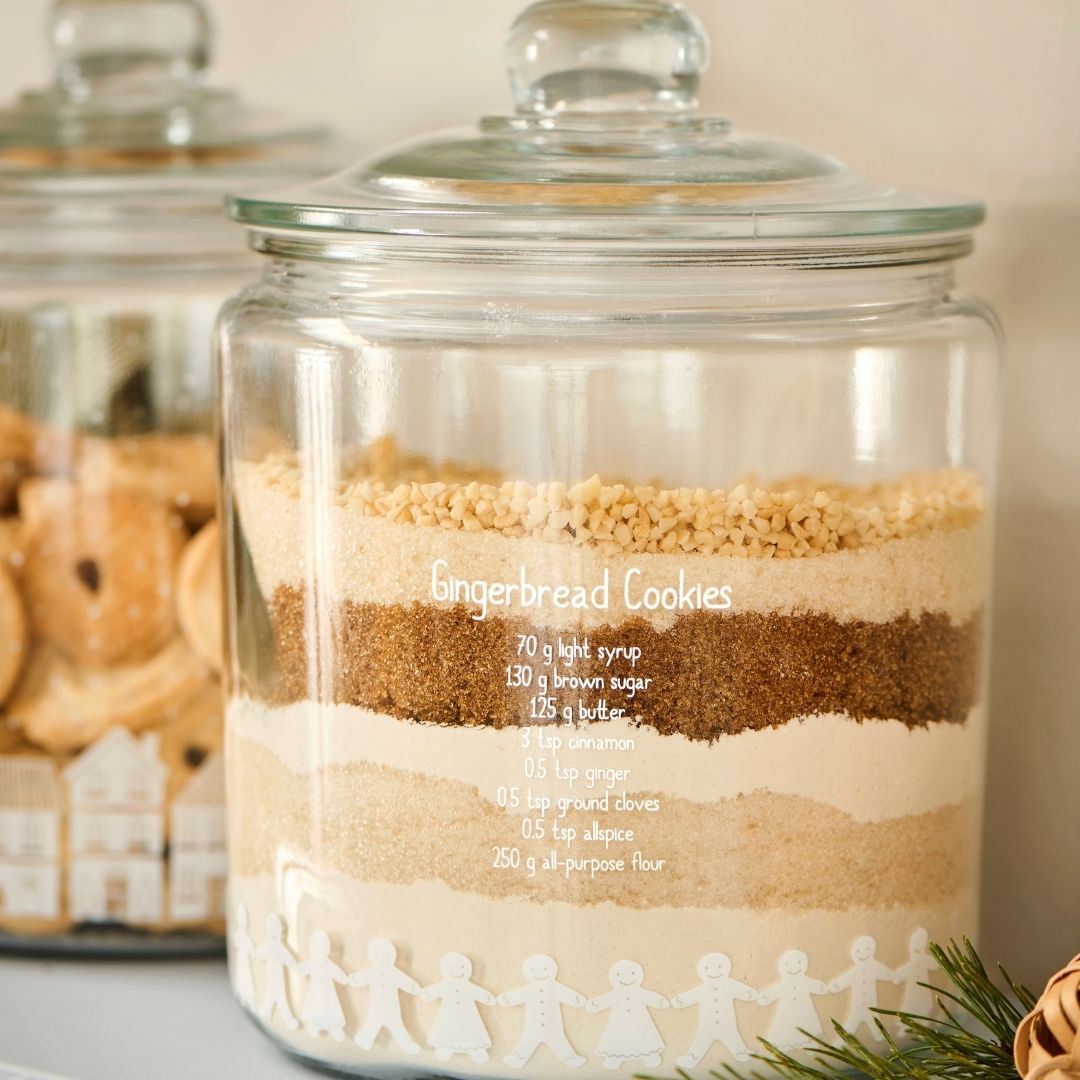 Gingerbread Couples Glass Jar 4000ml with Recipe - WowCornwall