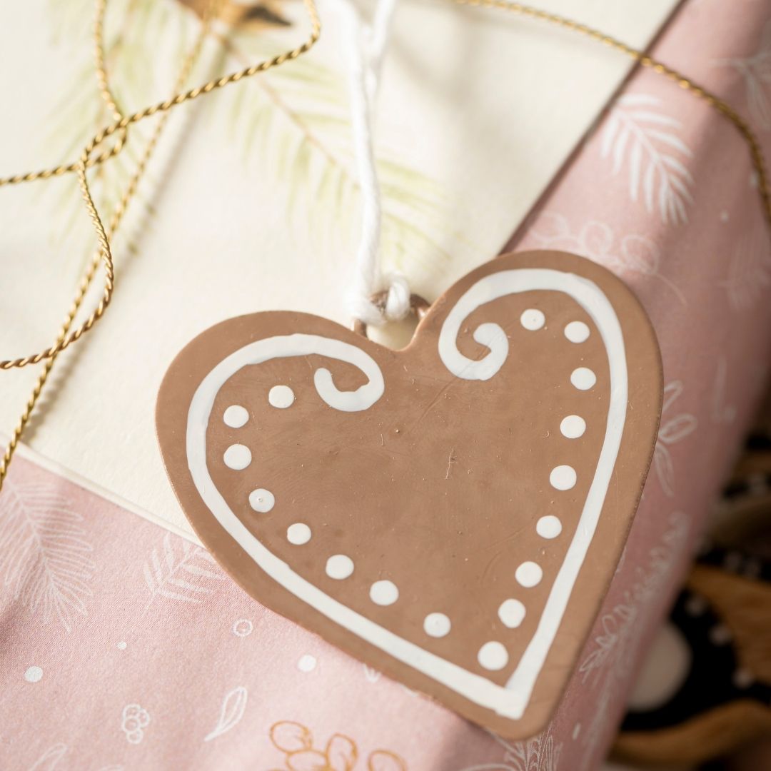 Hanging Gingerbread Hearts - WowCornwall