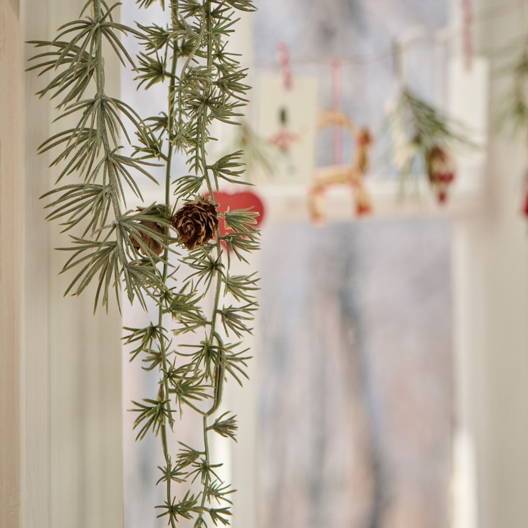Cedar Garland with Cones 180cm - WowCornwall