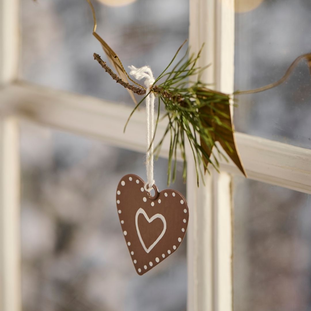 Hanging Gingerbread Hearts - WowCornwall