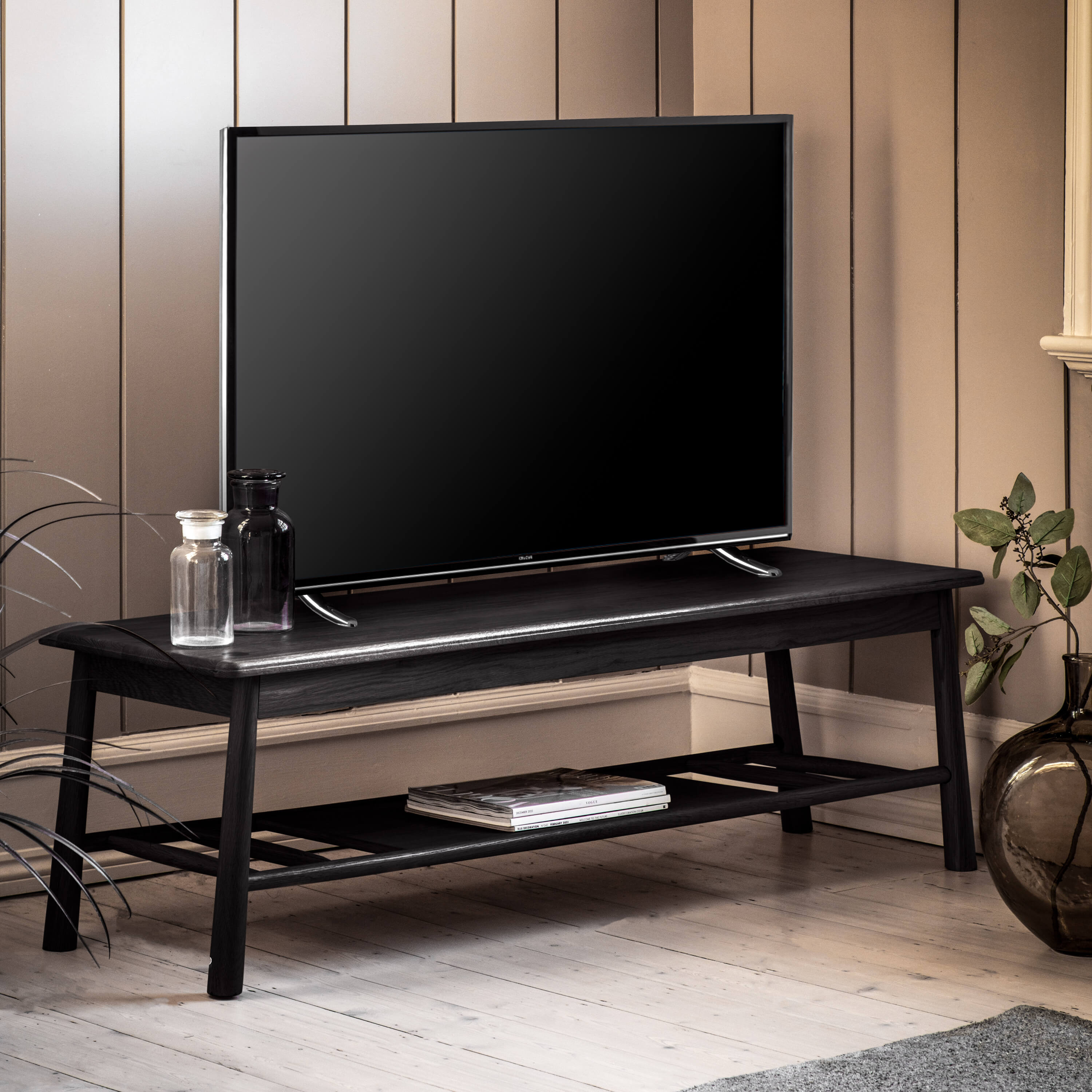 Winnard Media Unit Black 1400x420x425mm - WowCornwall