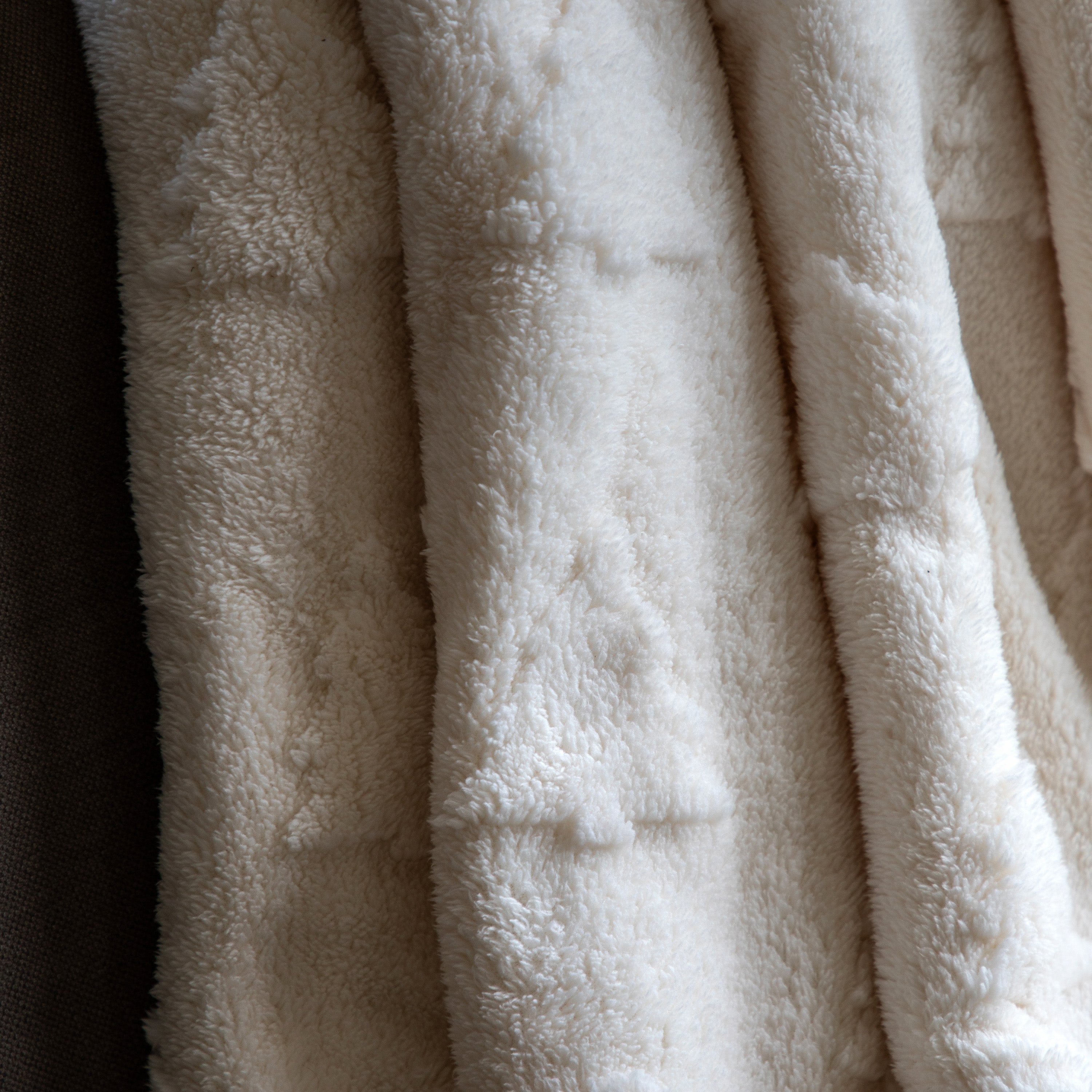 Deco Luxe Christmas Tree Sherpa Throw - WowCornwall