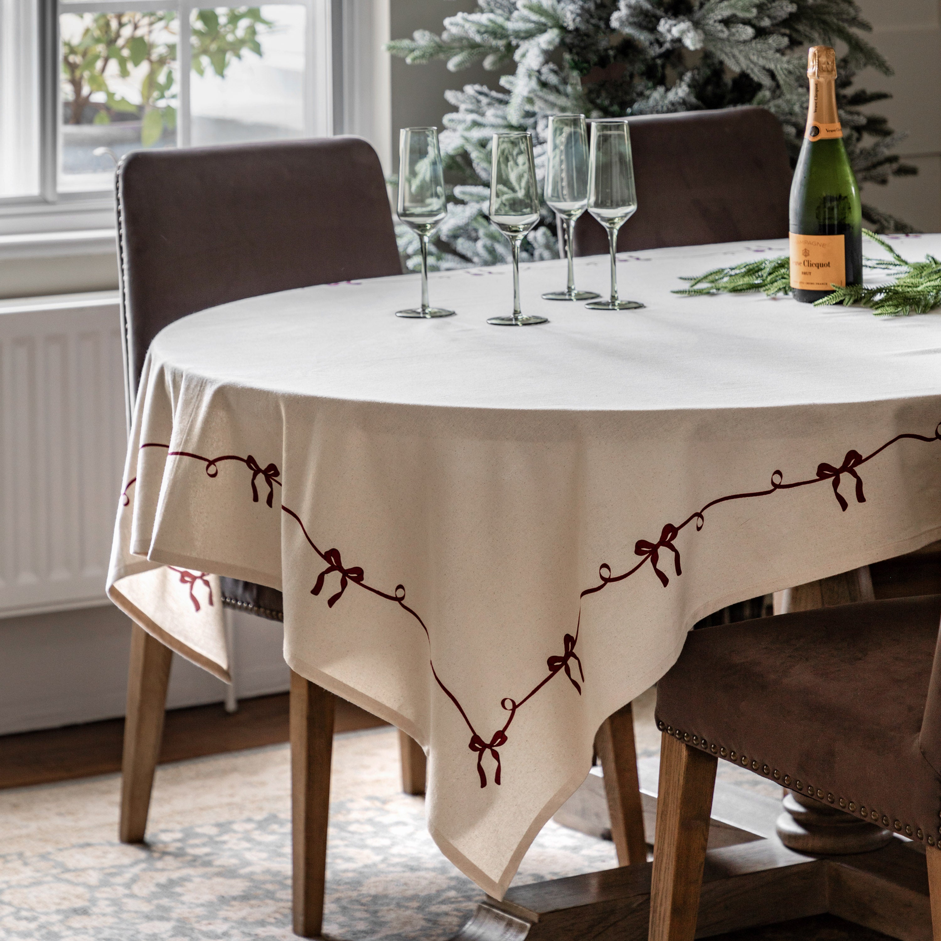 Heritage Christmas Printed Table Cloth - WowCornwall